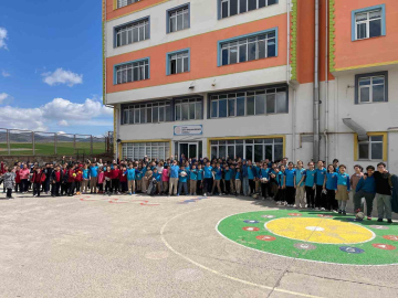 Kırşehir’de öğrenciler Gazze için bağışta bulundu