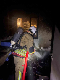 Defne’de yanan ev kullanılmaz hale geldi