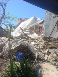 Antalya’da 2 katlı kerpiç ev çöktü