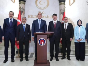 Bakan Ersoy: "Ateş çemberinin içinde Türkiye bir huzur ve güven limanı olarak farkını ortaya koymuştur"