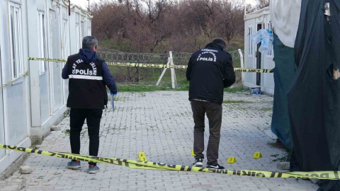 Tartıştığı dini nikahlı eşi ile bacanağına kurşun yağdırdı