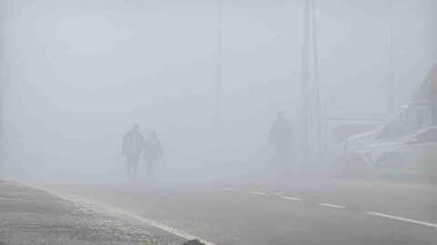 Diyarbakır’da sis görüş mesafesini 20 metreye kadar düşürdü