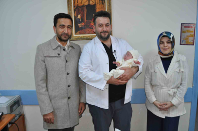 11 yıldır hasret çeken çift, abdominal serklaj ameliyatının ardından bebeklerine kavuştu