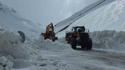 Bahçesaray yolunda çalışma yeniden başladı