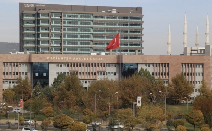 Gaziantep’te eşinin yüzünü taşla ezip darbeden sanık ağır cezada yargılanacak