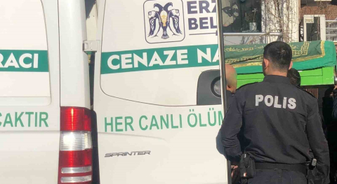 Aile faciasında hayatını kaybeden anne ve oğul Kemah’ta toprağa verilecek