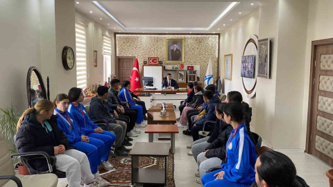 Arpaçay’da öğrencilerden gururlandıran tablo