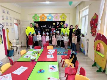 Polis Haftası’nı öğrencilerle kutladılar