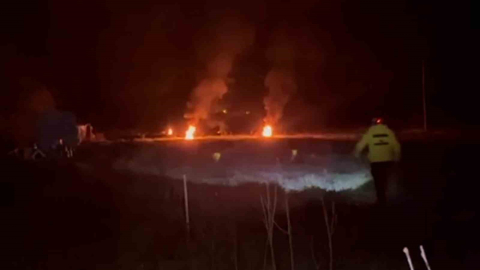 Bolu’da çiftçiler meyve ağaçlarını ateş yakarak koruyor