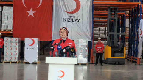 Kızılay’dan İran’a 48 tonluk insani yardım