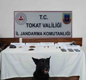 Tokat’ta jandarmadan zehir tacirlerine operasyon: 5 gözaltı
