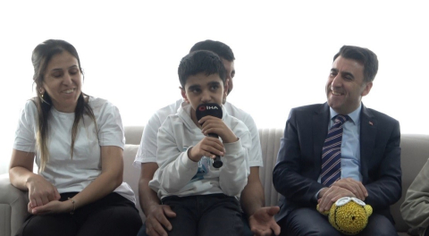 Otizmli Ali İsmail ile  Vali Aygöl’ün diyalogları gülümsetti