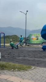 Tahteravalliye binen temizlik işçileri güldürdü