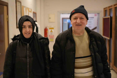 56 yaşında okuma-yazma öğrenen baba ile kızının azmi