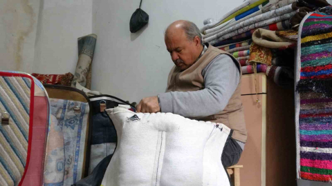 Gaziantep’te 45 yıllık semerci ustası mesleğini yaşatmaya çalışıyor