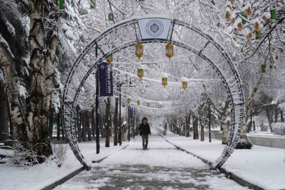 Erzurum’da kar kenti yeniden beyaza bürüdü