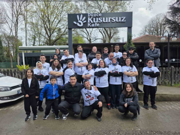 Beşiktaş, kafe çalışanı özel bireyleri ağırladı