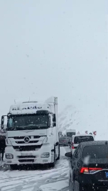 Erzurum’da ulaşıma kar engeli