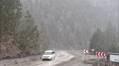 Karabük’ün yüksek kesimlerinde kar yağışı yeniden başladı