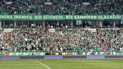 Ankara Demirspor - Bursaspor maçı öncesi tribünde kavga çıktı