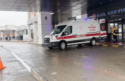 Elazığ’da inşaat iskelesi çöktü: 4 işçi yaralandı