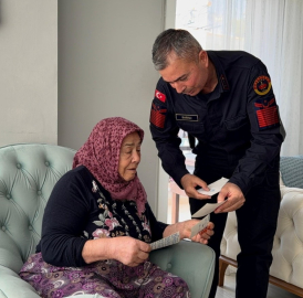 30 yıl önce şehit olan askerin silah arkadaşından şehit annesine duygulandıran ziyaret