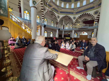 Efeler’de hacı adaylarına eğitim semineri verildi