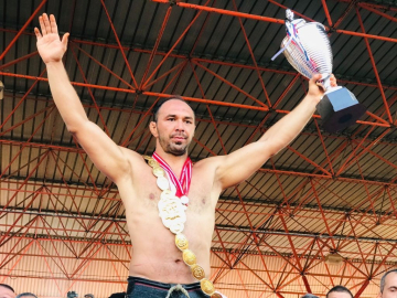 Yağlı Pehlivan Güreşlerinin efsane ismi Ali Gürbüz, Kepez Belediyesi’nde
