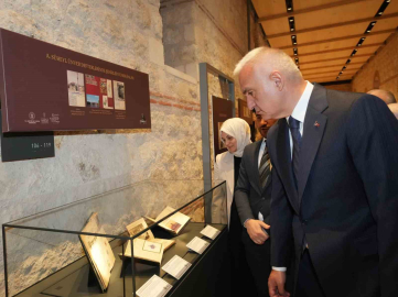 Bakan Ersoy: "Yazma eserler, geleceği inşa etmenin en sağlam zeminidir"