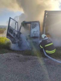 Kırıkhan’da kamyon yangını