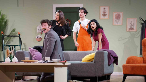 Esenyurt’ta "Sara’yı Evlendirmek" oyunu izleyiciden tam not aldı