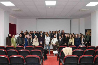 Bilecik İl Sağlık Müdürü Dr. Ferhat Damkacı bilgi ve tecrübelerini öğrencilerle paylaştı