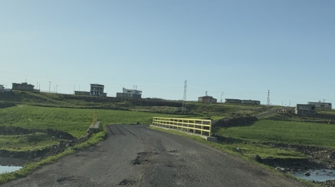 Yağışların ardından yollar köstebek yuvasına döndü