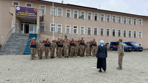 Ağrı’da özel bireyler askeri üniforma giyerek temsili askerlik yaptı