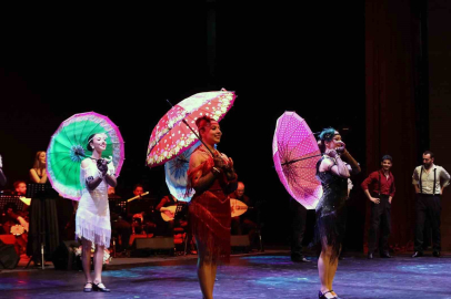 Muğla’da Nostalji rüzgârı: 70’ler ve 80’lerin film müzikleri büyüledi