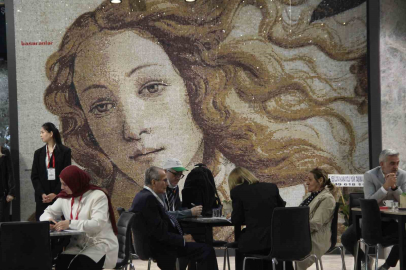 Doğal taşın kalbi İzmir’de atıyor