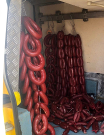 Kırşehir’de 96 kilo kaçak sucuk ele geçirildi