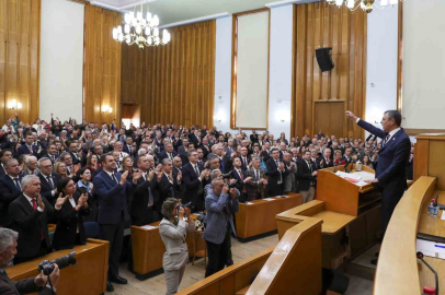 CHP lideri Özel: "Parlamenter sistemde güvenoyundan kaçanların şimdi de bir özgüven eksikliği ile seçimden kaçtığını görmekteyiz"
