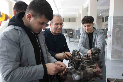 45 yaşında polislikten ayrılıp öğretmen oldu, emekliliğini 20 yıl uzattı