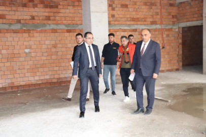 Tavşanlı’da Kaymakam Özdemir yeni okul inşaatı yerinde incelendi