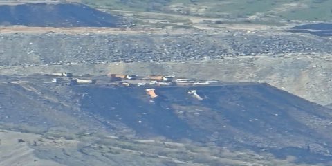 Şırnak’ta hafriyat sahasında toprak kayması: Park halindeki 2 araç şarampole yuvarlandı