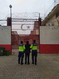 Otoyol uygulamasında firari hükümlü yakayı ele verdi