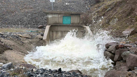 Eber Gölüne bir can suyu daha akmaya başladı