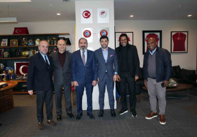 Rigobert Song, Başkan Hacıosmanoğlu ve Başkan Vekili Otyakmaz’ı ziyaret etti