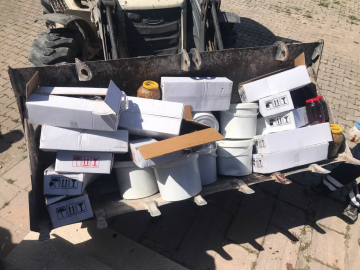 Kamyondaki 4 ton kaçak gıda ürünü imha edildi