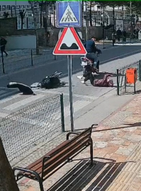 Çaycuma’da motosiklet yaya geçidinde anne ve çocuğuna çarptı: 2 yaralı