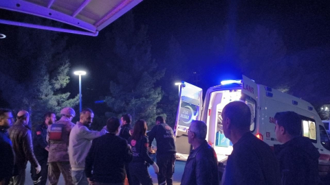 Kavgayı ayırmak isterken bacağından vuruldu