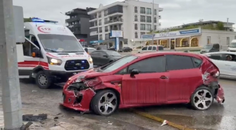 Denizli’de zincirleme trafik kazası: 4 yaralı