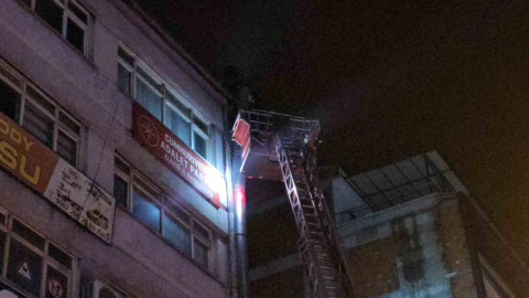 Elazığ’da bacadan yükselen yoğun duman korkuttu