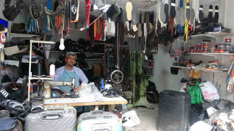 48 yıllık usta çalışma azmiyle gençlere örnek oluyor